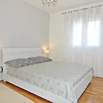 Paola 아파트